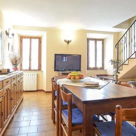 Pet Friendly In Farnocchia With Wifi Pomezzana